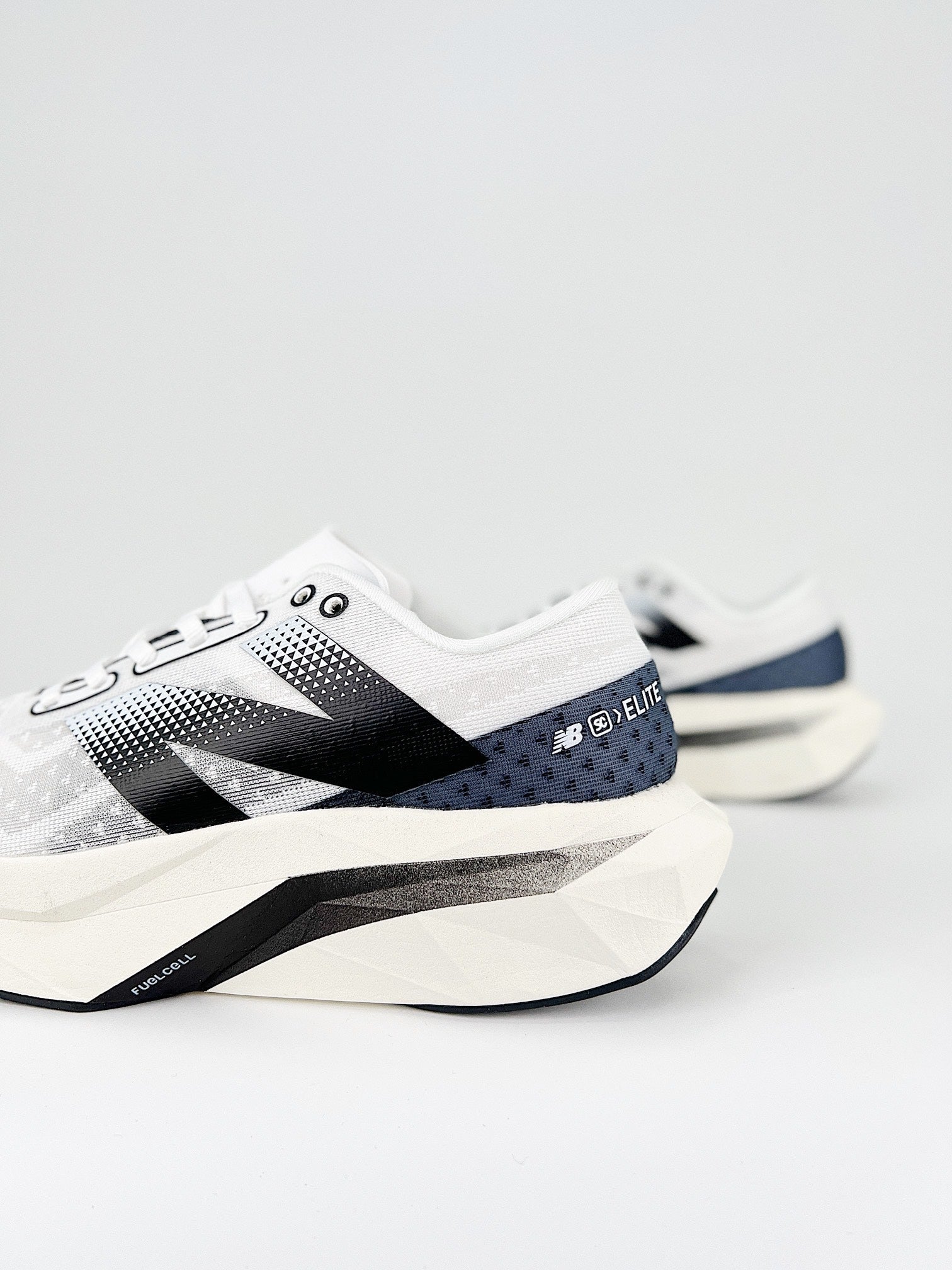 Tênis New Balance Fuelcell Supercomp Elite V4 'White Black' Branco/Preto - MFCPZSI