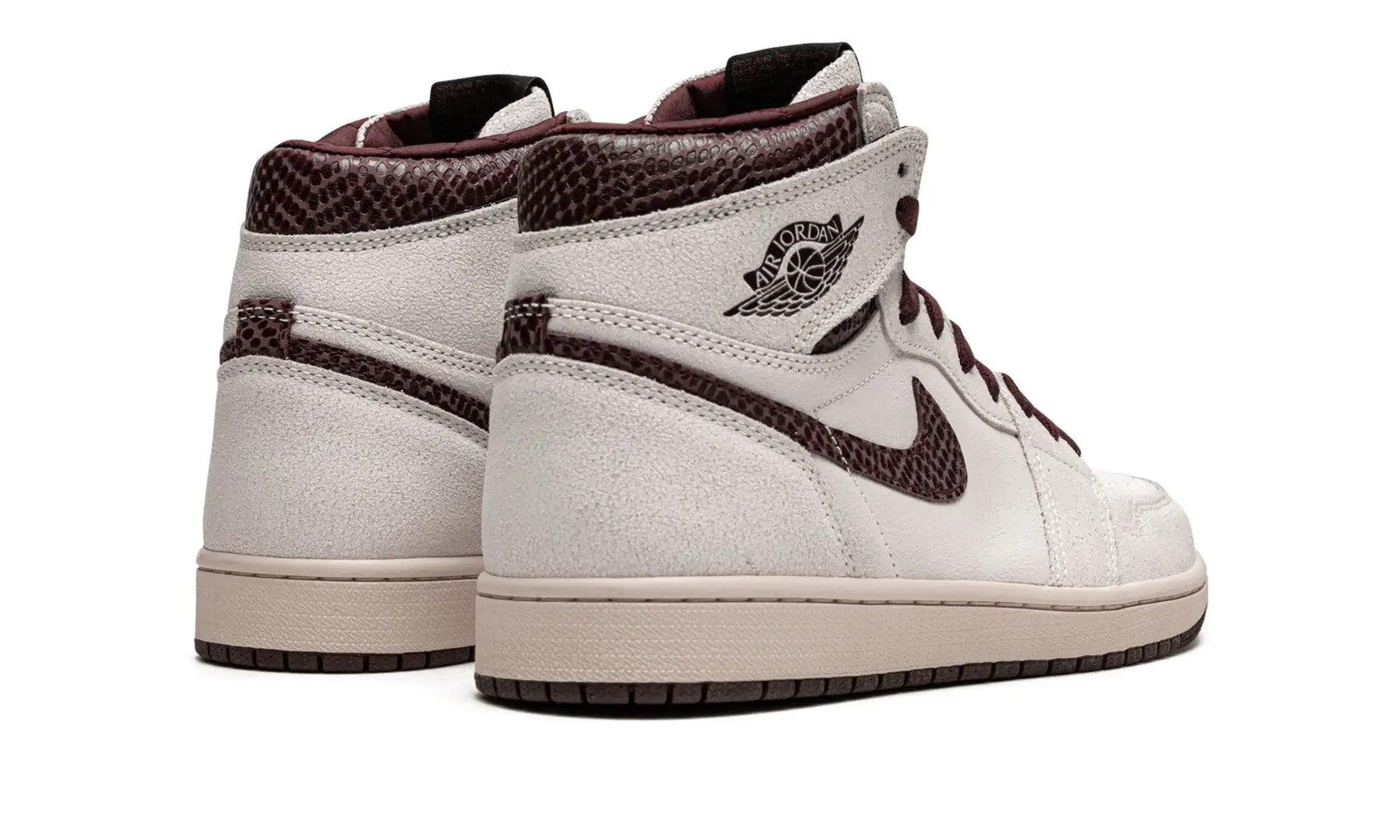 Tênis Air Jordan 1 High x "A Ma Maniere" Branco / Marrom - DO7097-100