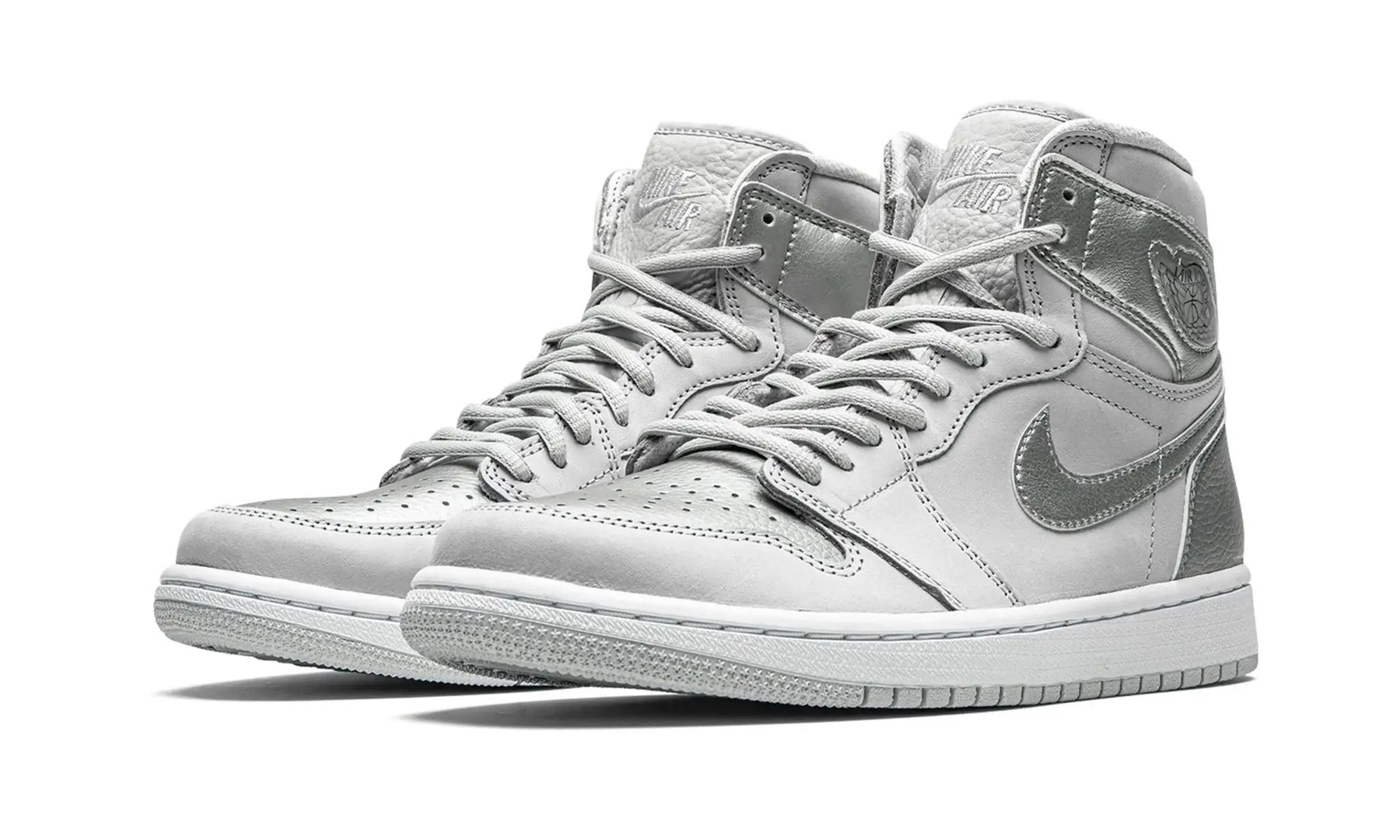 Tênis Air Jordan 1 High "CO. Japan" Cinza / Prata - DC1788-029