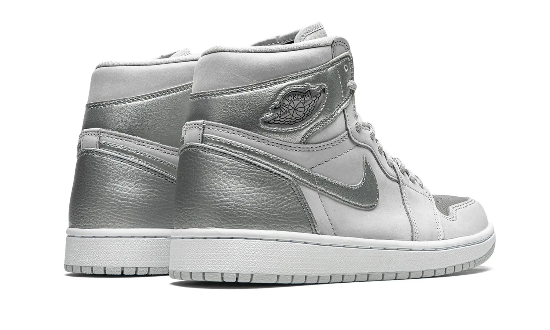 Tênis Air Jordan 1 High "CO. Japan" Cinza / Prata - DC1788-029
