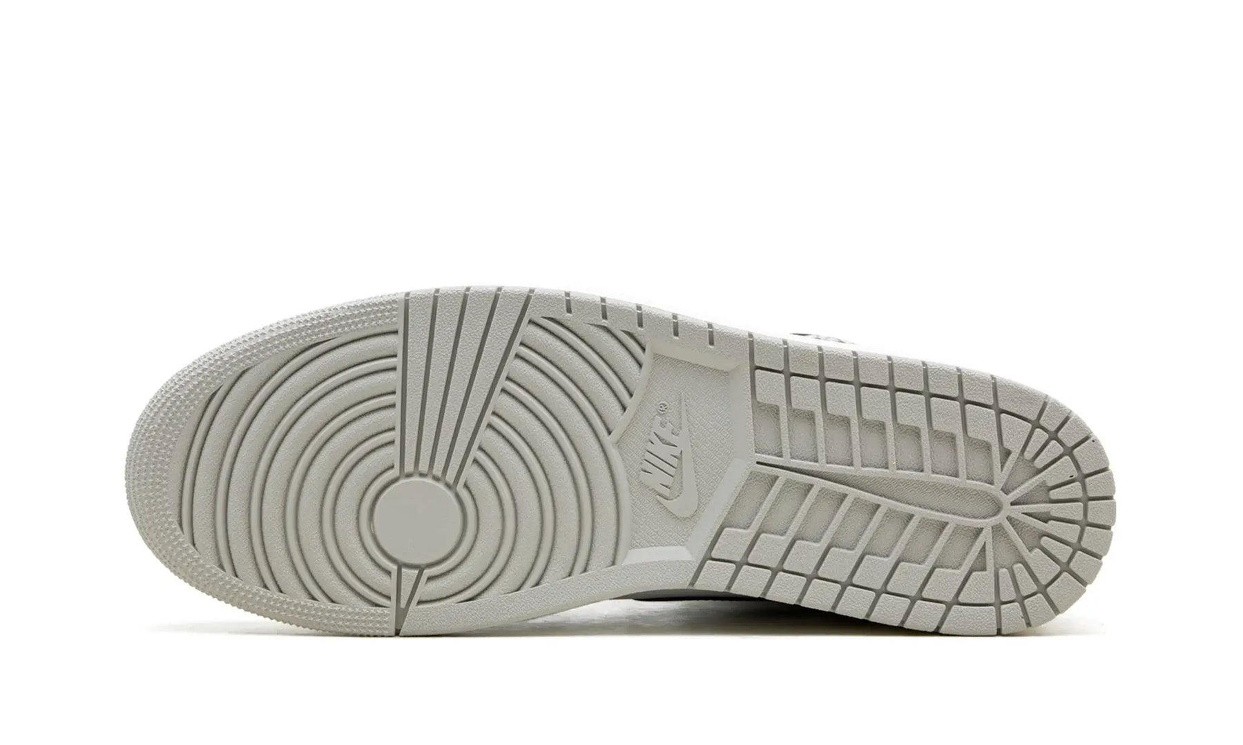 Tênis Air Jordan 1 High "White Cement" Cinza - DZ5485-052
