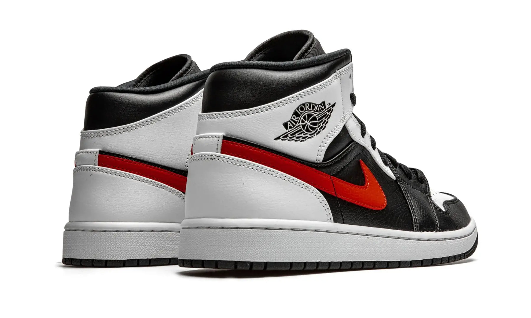 Tênis Air Jordan 1 Mid "Chile Red" - 554724-075
