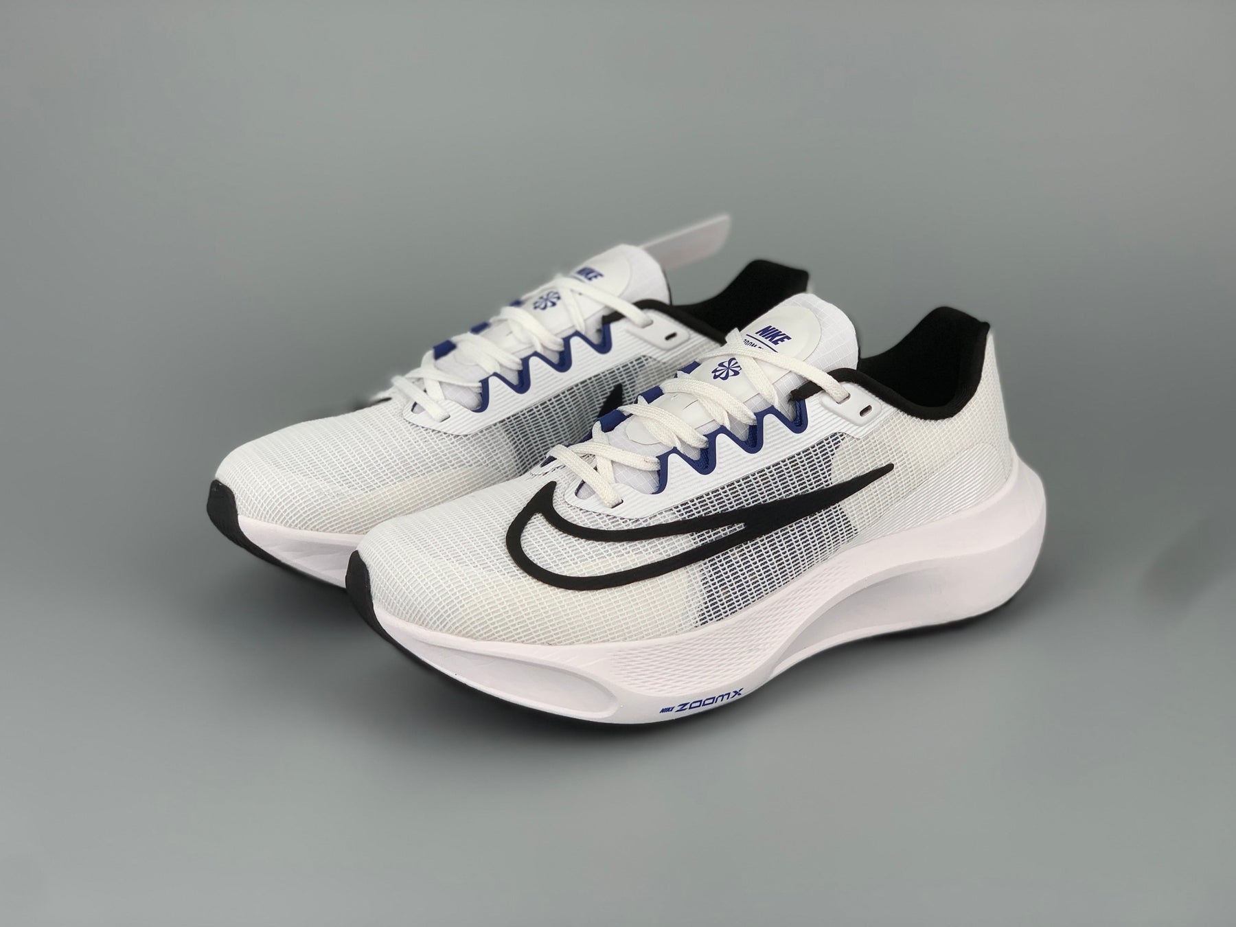 Nike Air ZoomX Fly 5 - Branco/Preto/Azul