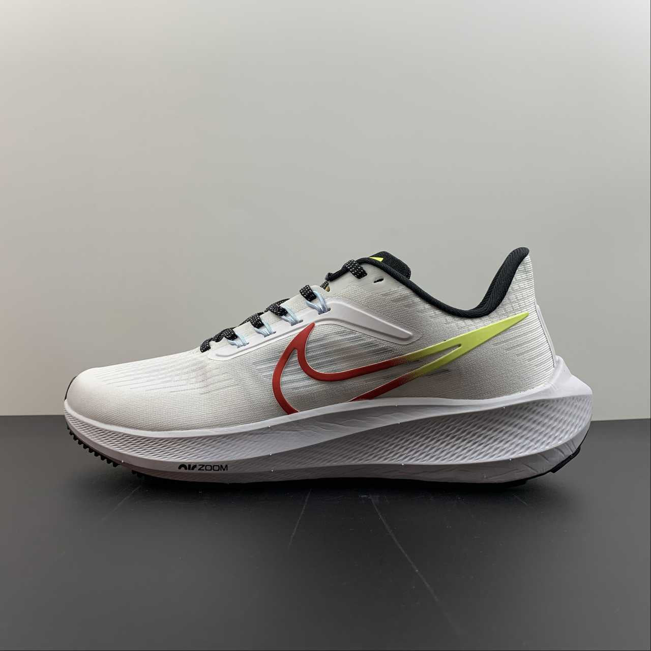 Nike Air Zoom Pegasus 39 - Branco/Vermelho