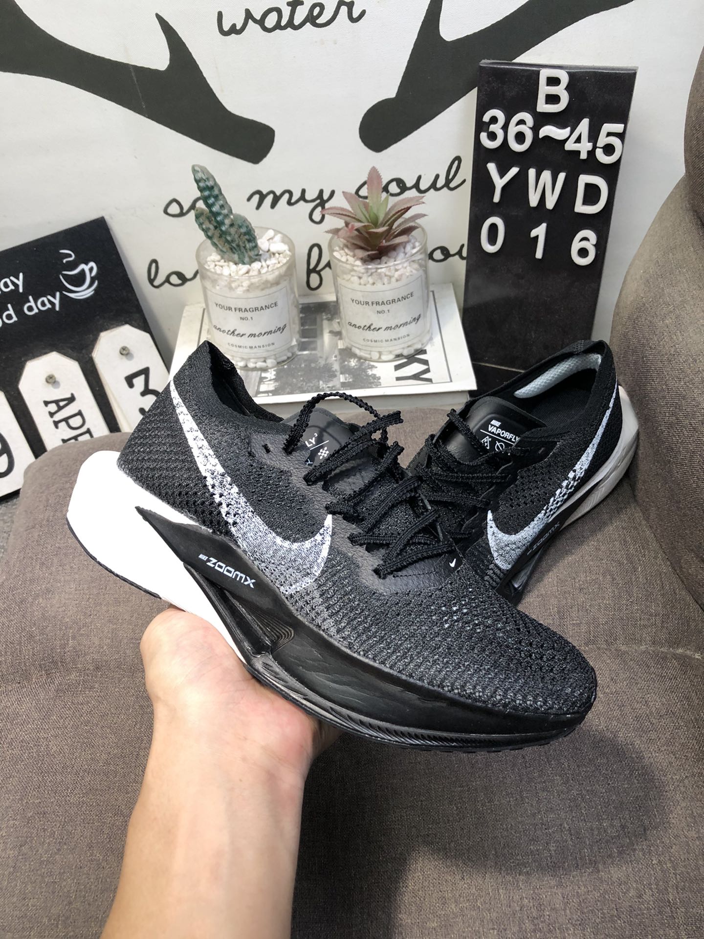 Nike Air Zoom X Vaporfly 3 - Preto/Branco