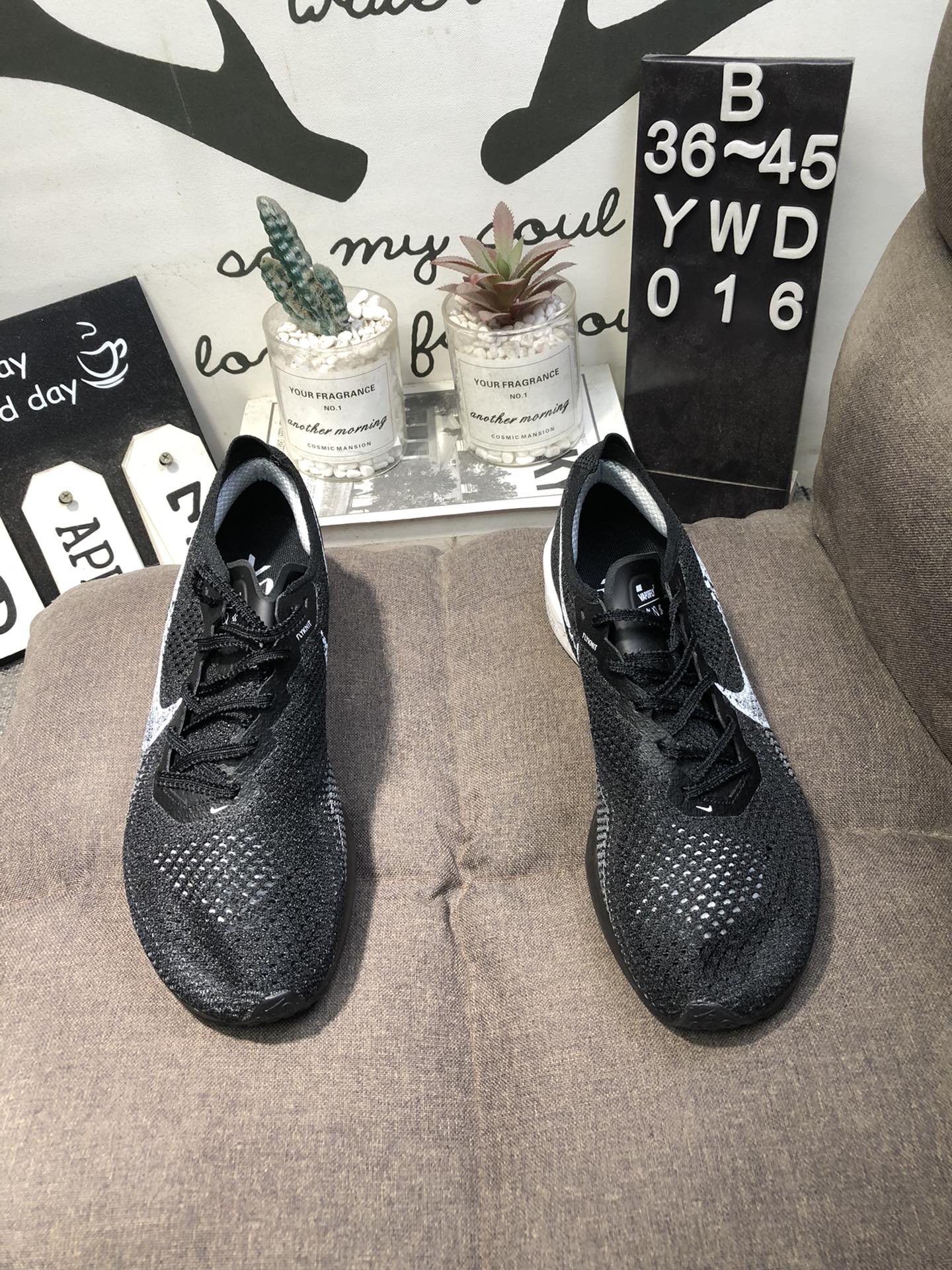 Nike Air Zoom X Vaporfly 3 - Preto/Branco