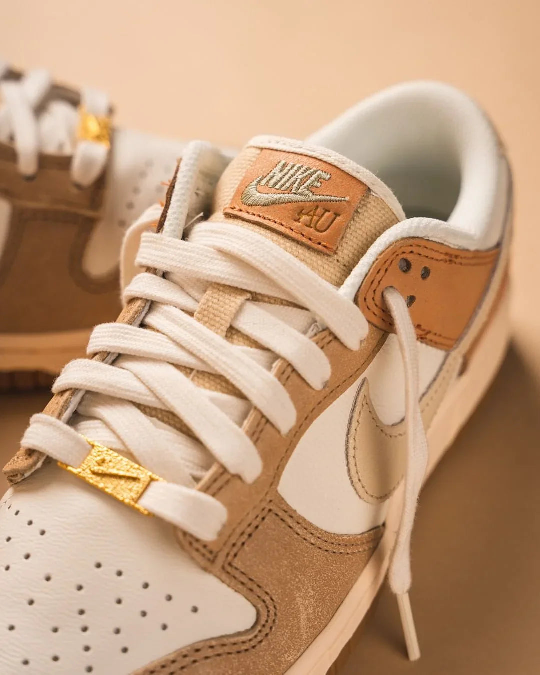 Tênis Nike Dunk Low "Australia" Marrom - FN7645-133