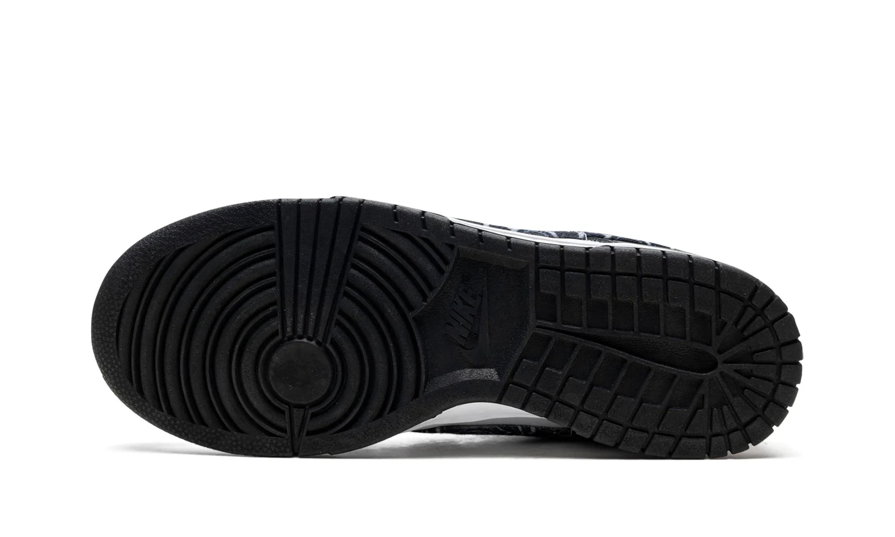 Tênis Nike Dunk Low Feminino "Black Paisley" Preto / Branco - DH4401-100