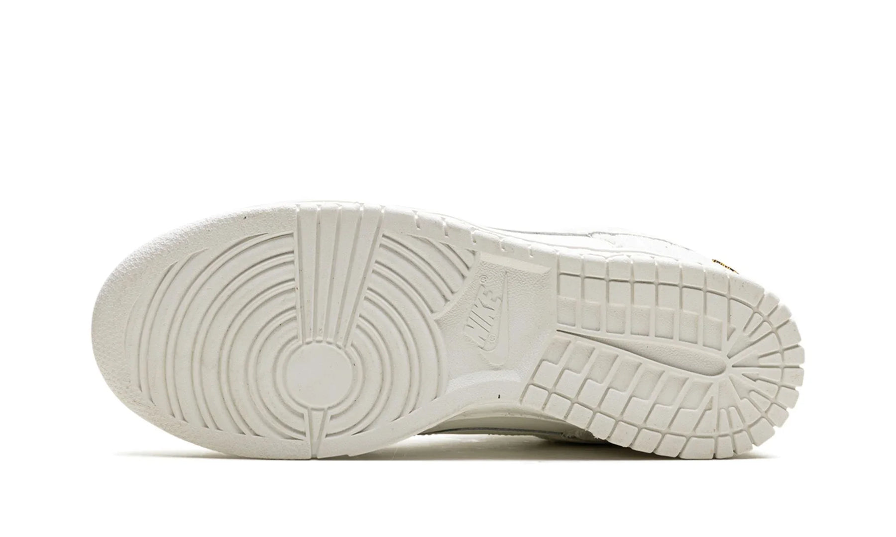 Tênis Nike Dunk Low Feminino "Give Her Flowers" Branco - FZ3775-133