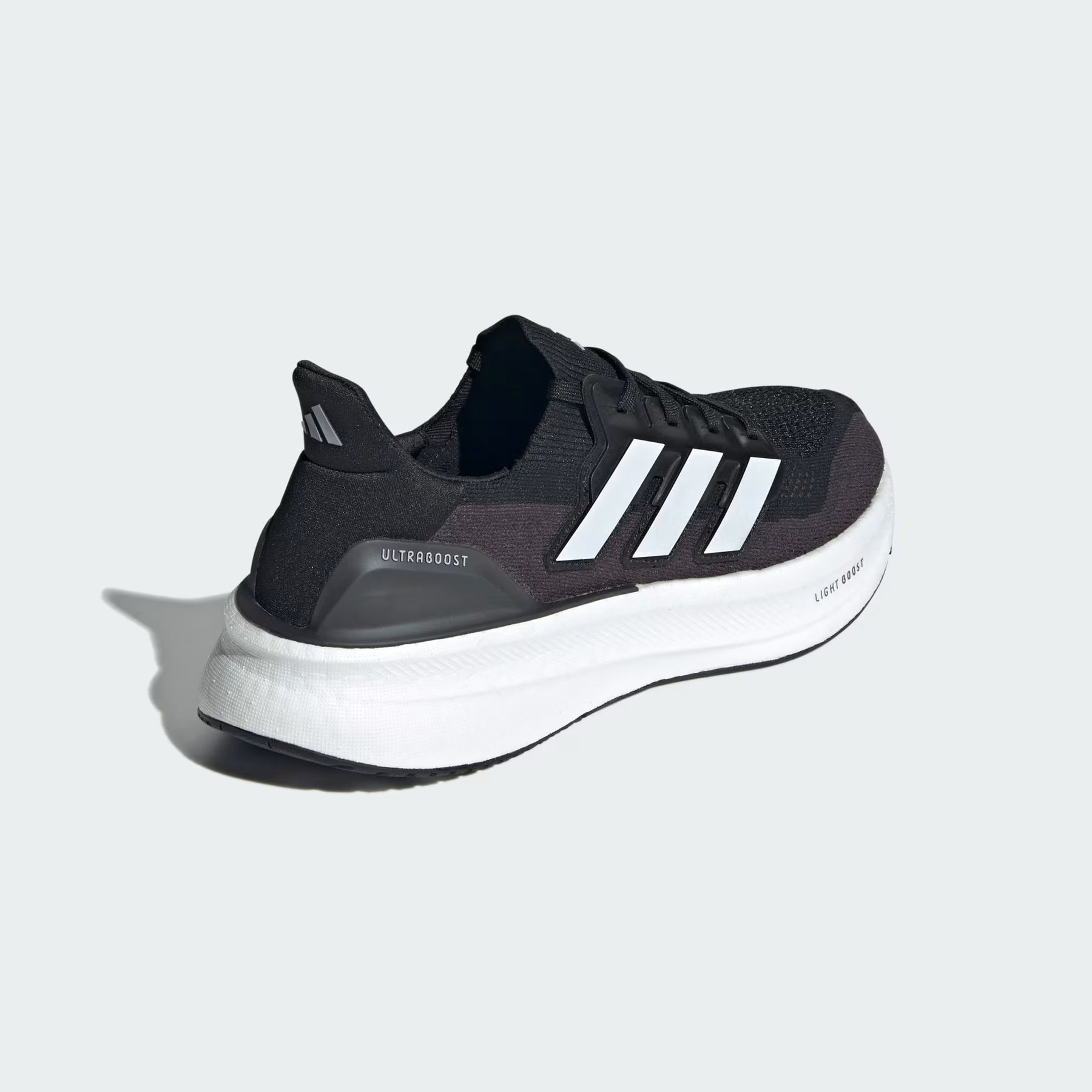 Tênis Adidas UltraBoost 5 'Black White' - JH9633