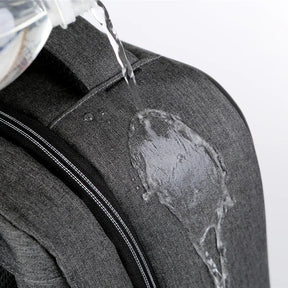 Mochila Executiva Impermeável - Porta USB e Trava TSA