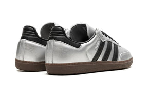 Tênis Adidas Samba OG Feminino "Silver Metallic Black Gum" Prata - JI4218