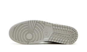 Tênis Air Jordan 1 High "White Cement" Cinza - DZ5485-052