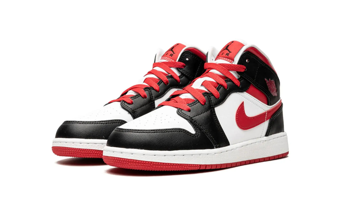 Tênis Air Jordan 1 Mid "Very Berry" Rosa / Preto - 554725-016