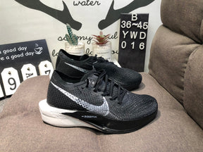 Nike Air Zoom X Vaporfly 3 - Preto/Branco