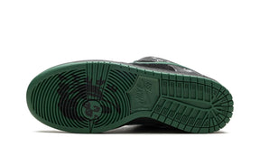 Tênis Nike Dunk Low SB "There Skateboards" Preto / Verde - HF7743-001